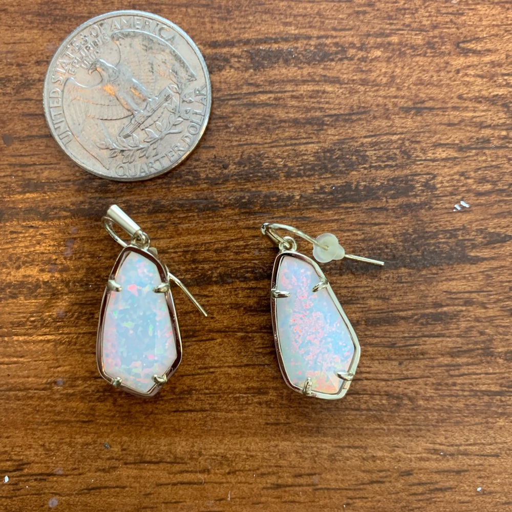 Kendra Scott Camelia Kyocera white opal/gold plated earrings